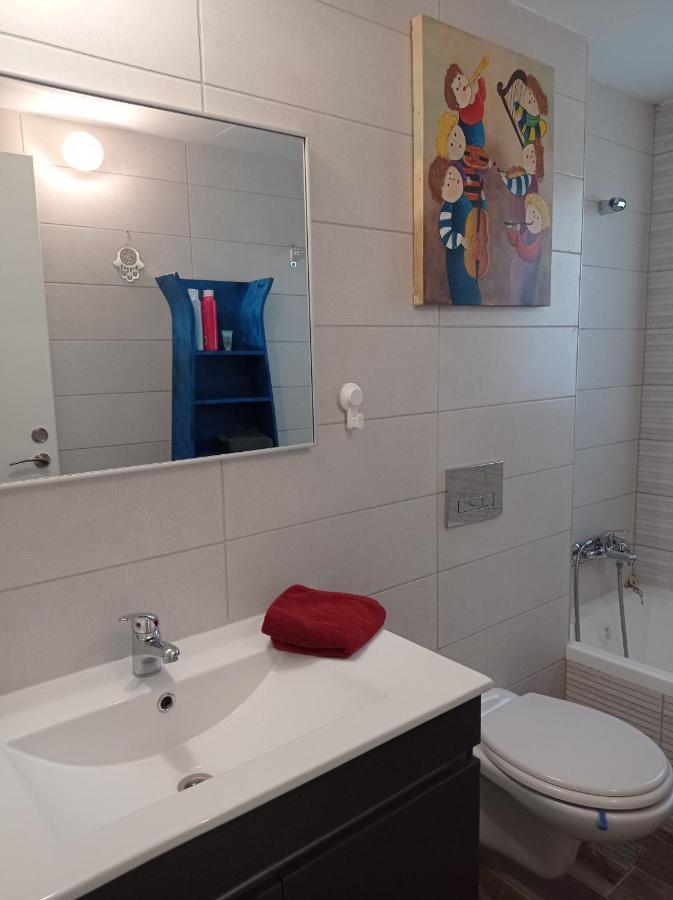 Apartamento New! Great Location! Vibrant Downtown, Talpiot Market, Flea Market, Carmel Beach, Close To Everywhere Haifa Exterior foto