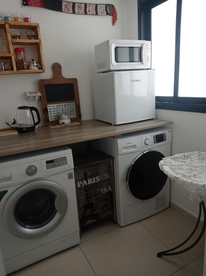 Apartamento New! Great Location! Vibrant Downtown, Talpiot Market, Flea Market, Carmel Beach, Close To Everywhere Haifa Exterior foto